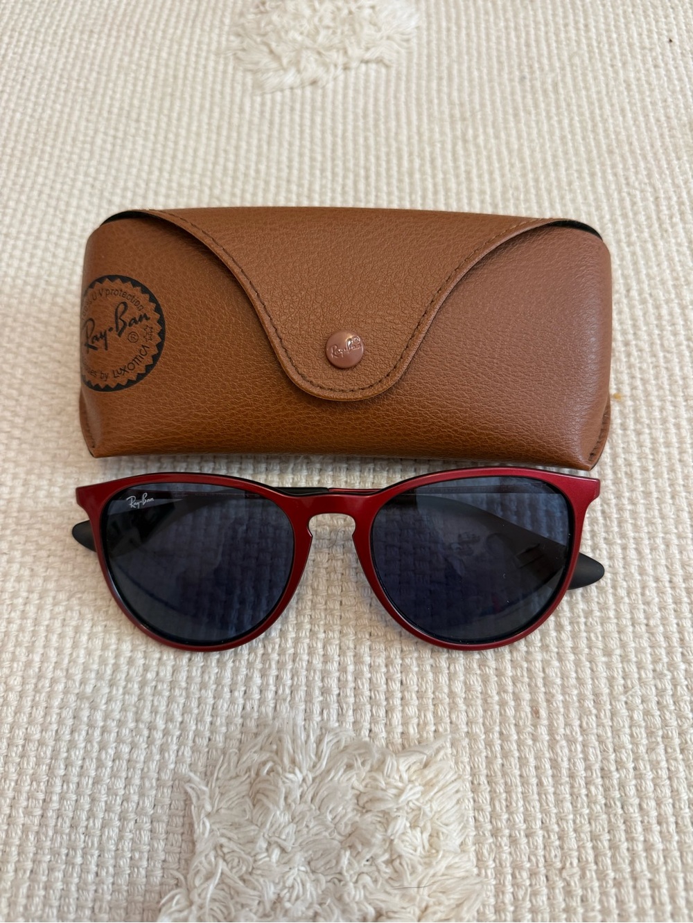 Ray-Ban Erika Sunglasses | Like New + Case